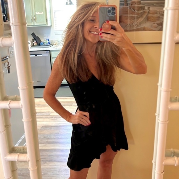 PrettyLittleThing,Sleeveless Black Dress w/Ruffled Edging,Excellent Condition, 6 - Picture 7 of 7